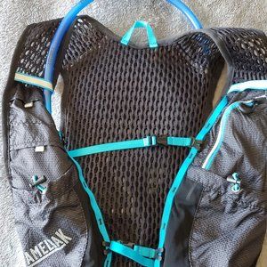 WOMEN'S CIRCUIT™ VEST 50OZ
